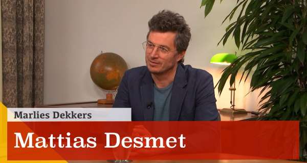 Mattias Desmet over de relatie tussen massavorming en complotdenken.